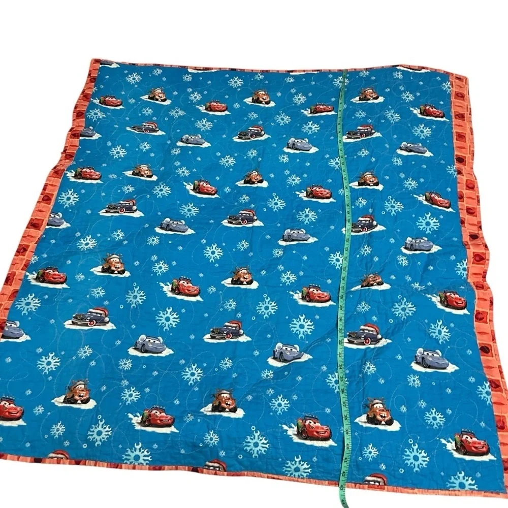 Snowflake Patterned Cars Blue Quilt with Red Border